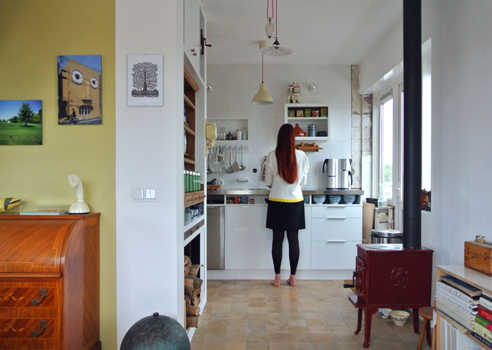 Kitchen seen from dining area - photo 11